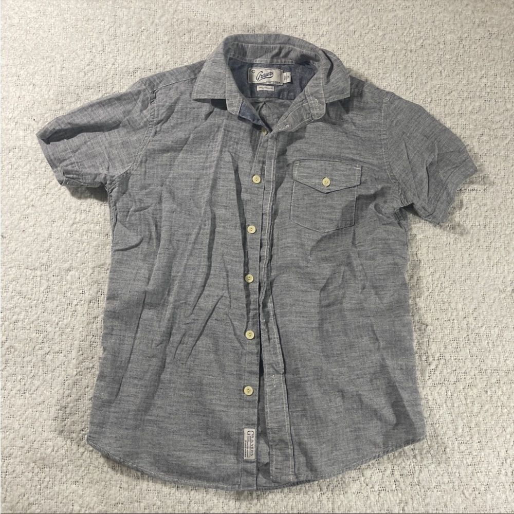 Men's Short Sleeve Gray Button-Up Shirt